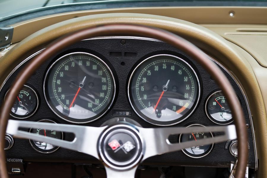  Chevrolet Corvette 427/425 Roadster 1966 года  (фото 13 из 25)